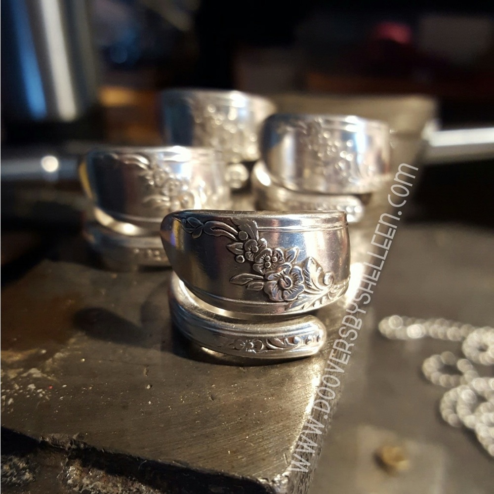 Spoon ring: Queen Bess pattern